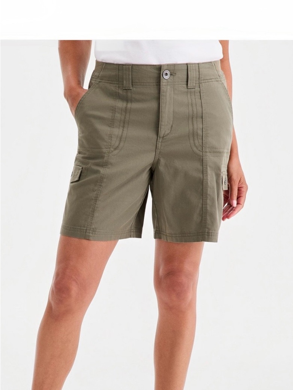 NWT Cargo Shorts in Olive Green. Size 16.